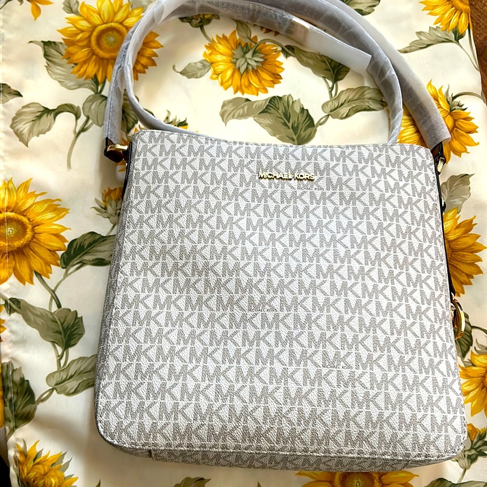 Brand new 😍 Micheal Kors